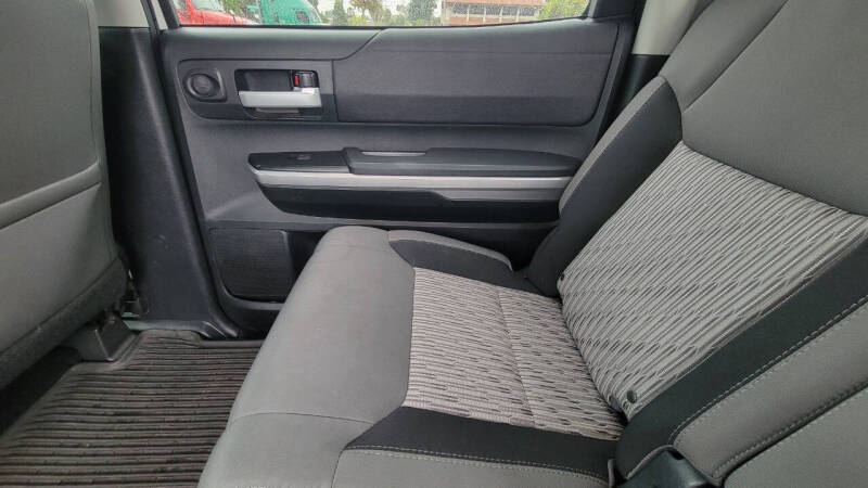 2017 Toyota Tundra SR5