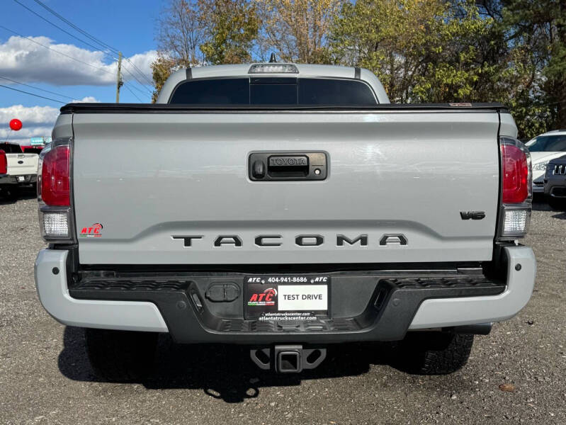 2020 Toyota Tacoma null photo 9