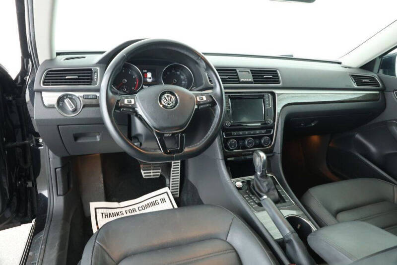 2018 Volkswagen Passat V6 SEL Premium