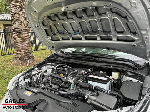 2025 Toyota Corolla Hatchback SE