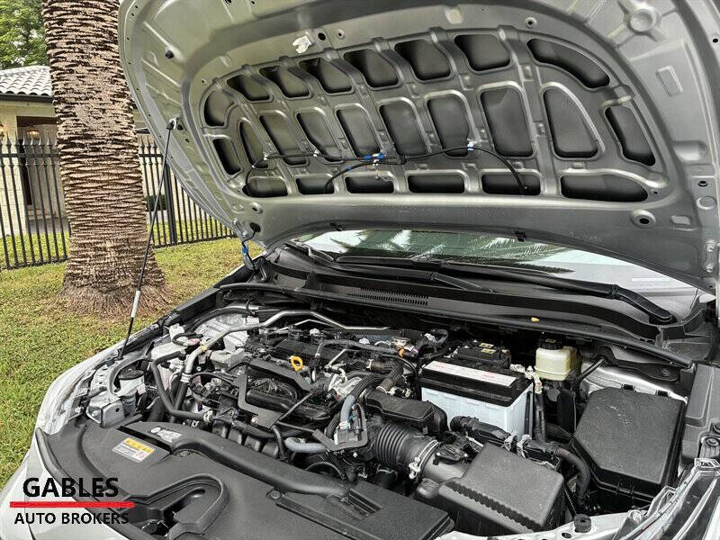 2025 Toyota Corolla Hatchback SE