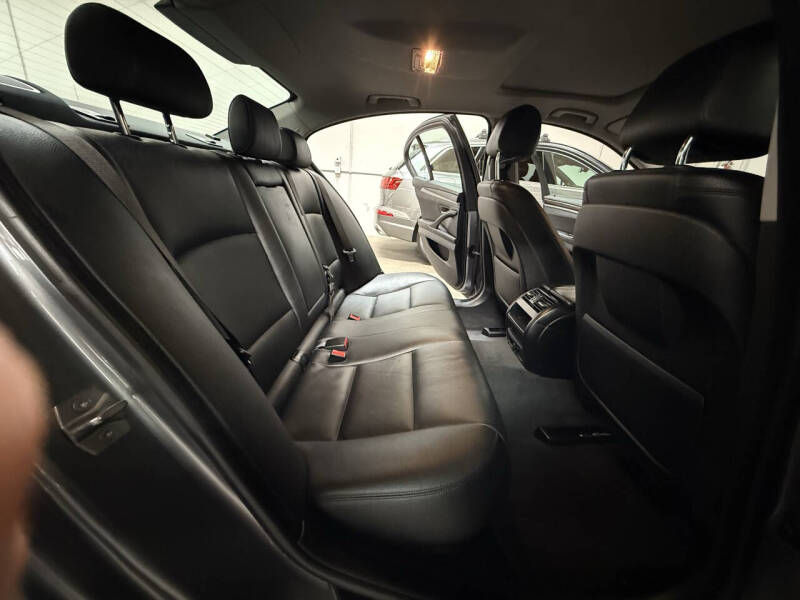 2014 BMW 5 Series 528i