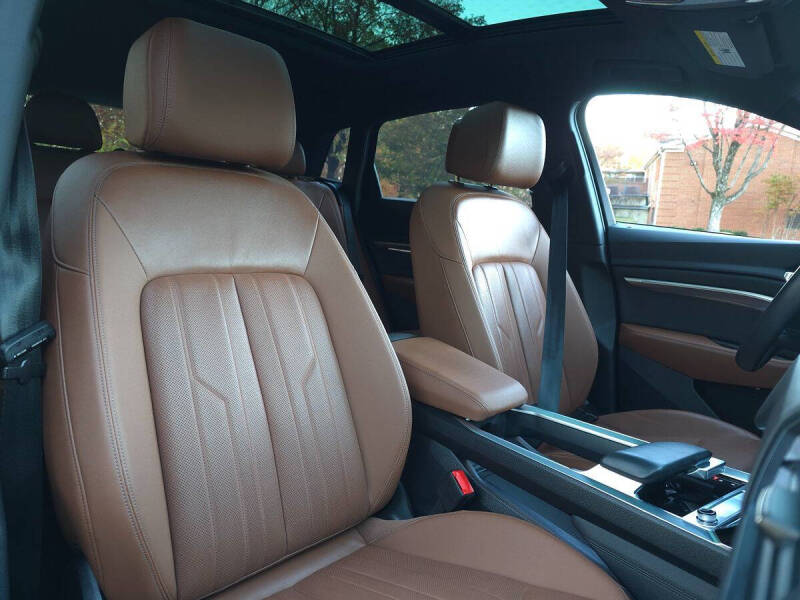 2024 Audi Q8 e-tron quattro Premium Plus