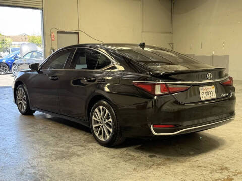 2024 Lexus ES 300h