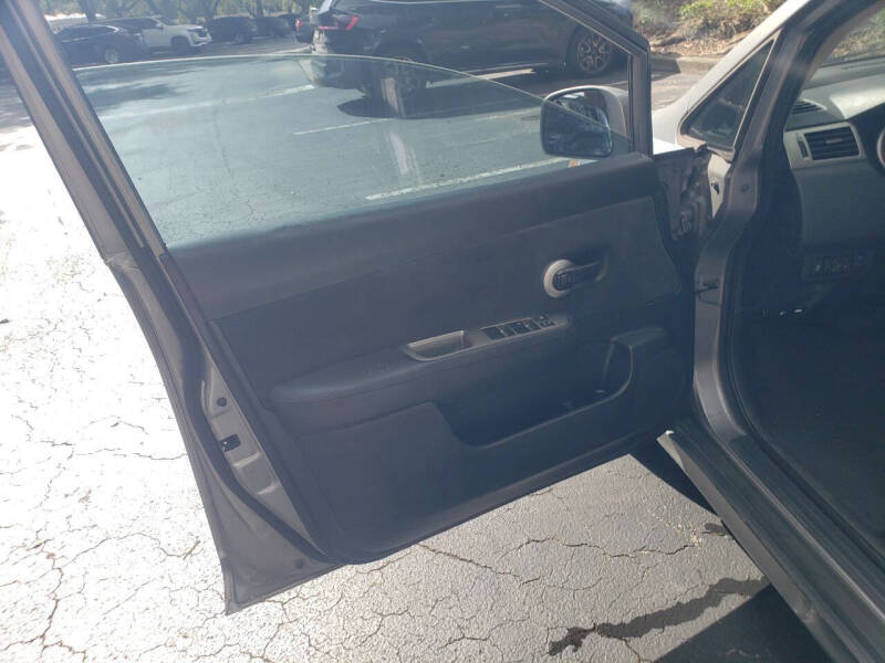 2012 Nissan Versa 1.8 S