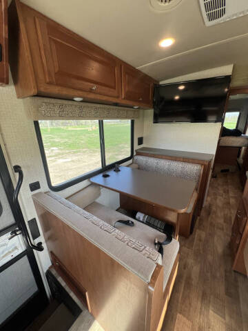 2017 Winnebago Vista 29VE