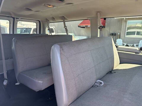 2004 Ford E-Series E-350 SD XL