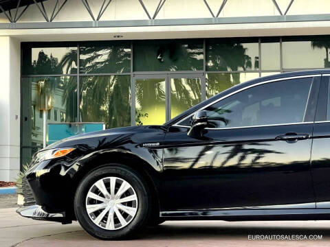 2019 Toyota Camry Hybrid LE