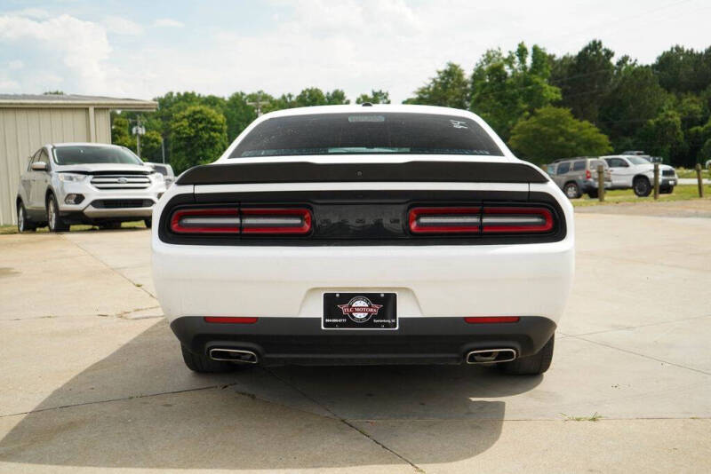 2022 Dodge Challenger SXT