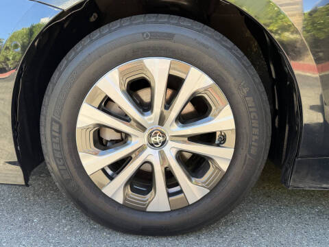 2019 Toyota Prius LE