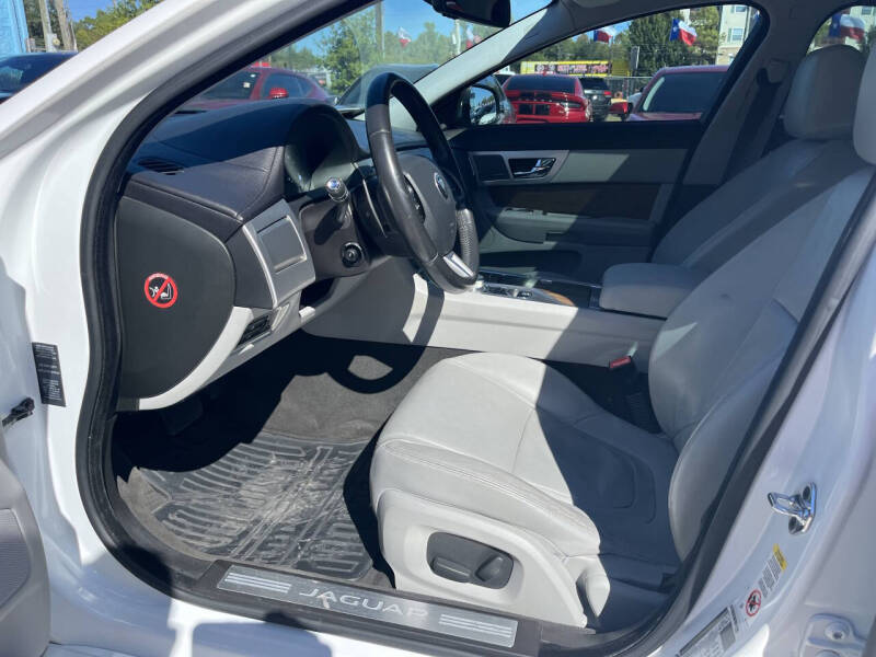 2015 Jaguar XF 2.0T Premium