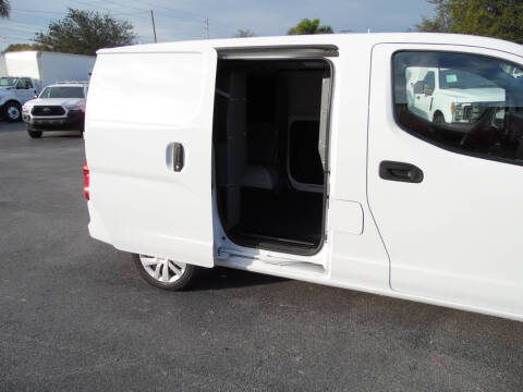 2017 Nissan NV200 SV