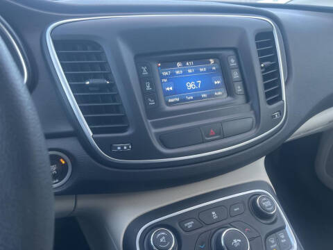 2016 Chrysler 200 Limited