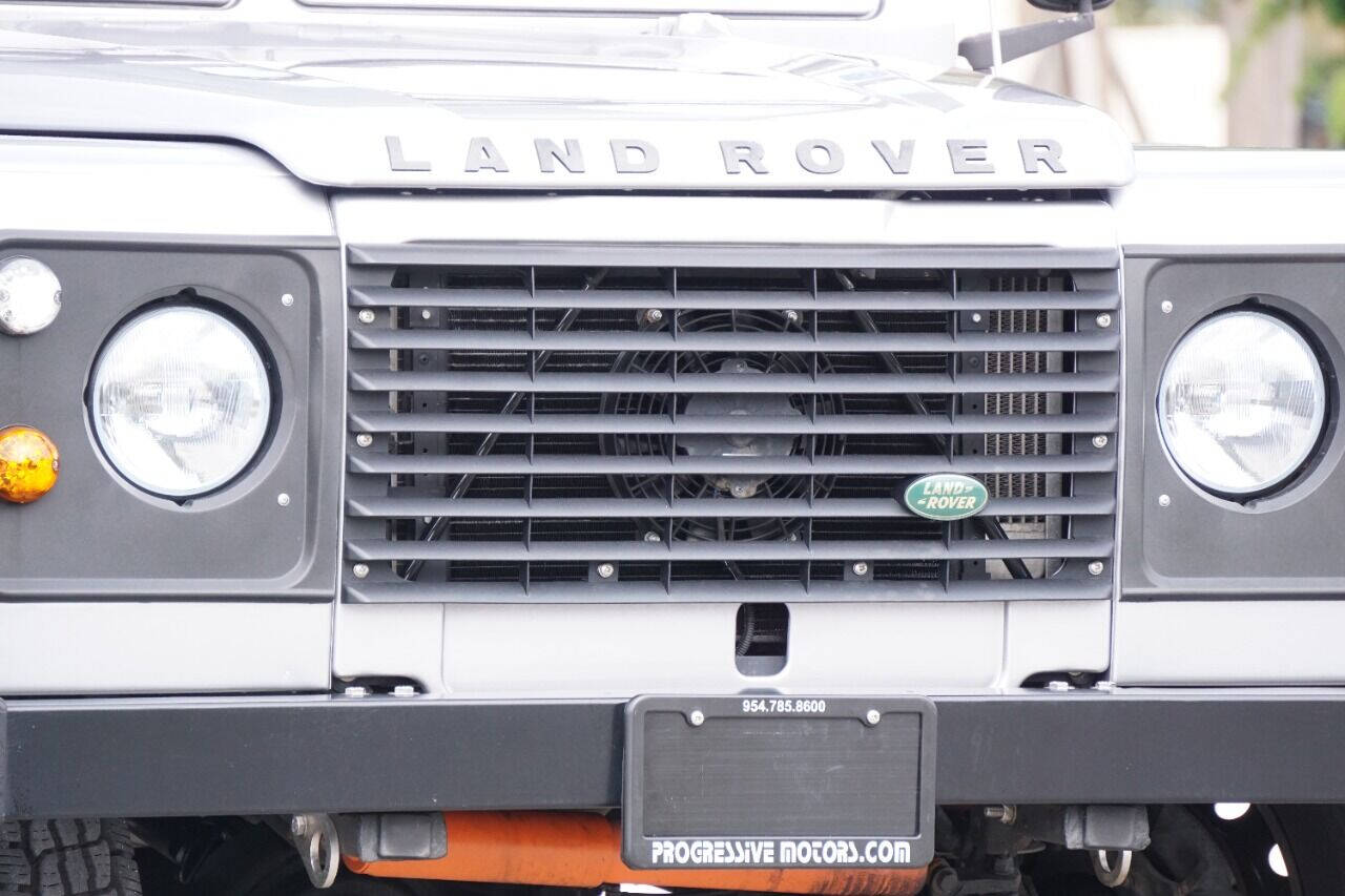 1991 Land Rover Defender 5