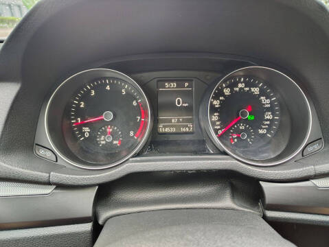 2017 Volkswagen Passat 1.8T R-Line