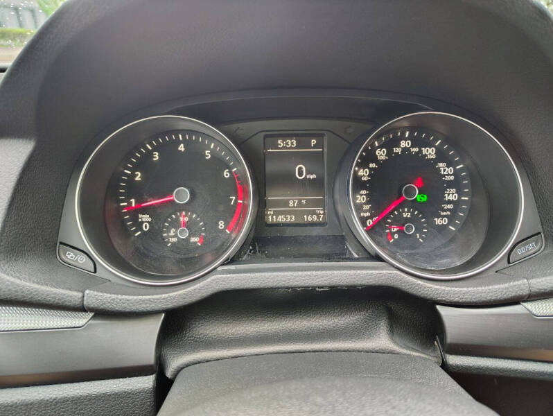 2017 Volkswagen Passat 1.8T R-Line