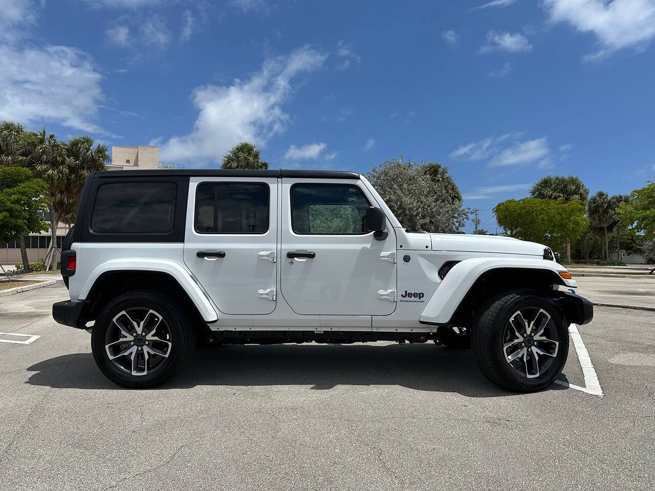 2024 Jeep Wrangler 3