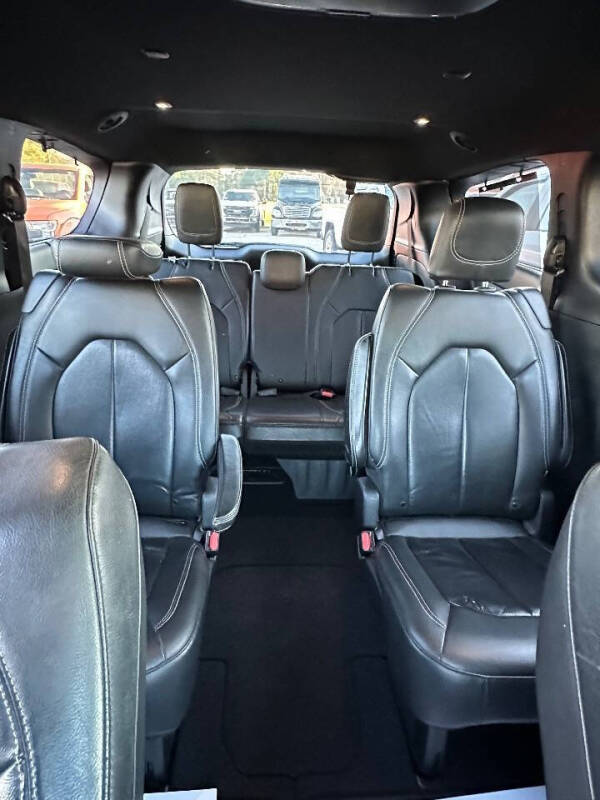 2020 Chrysler Pacifica Touring L