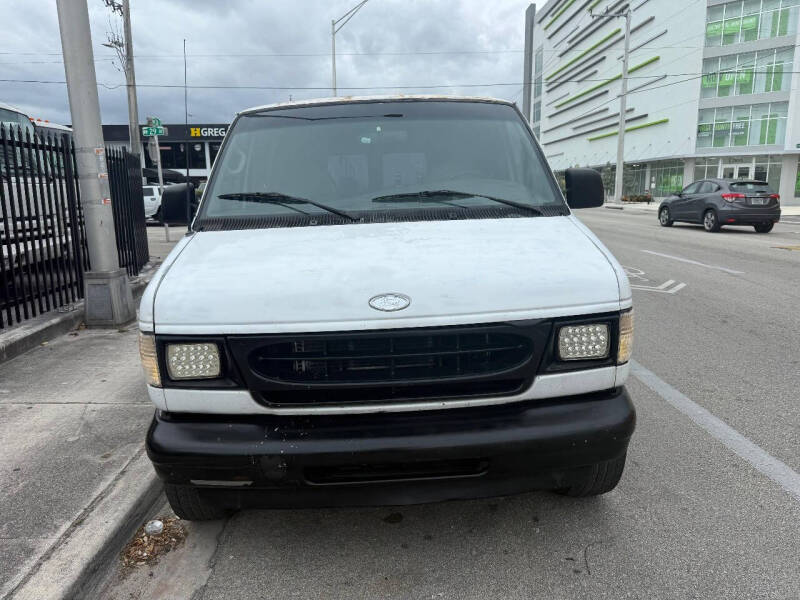 2002 Ford E-Series E-250