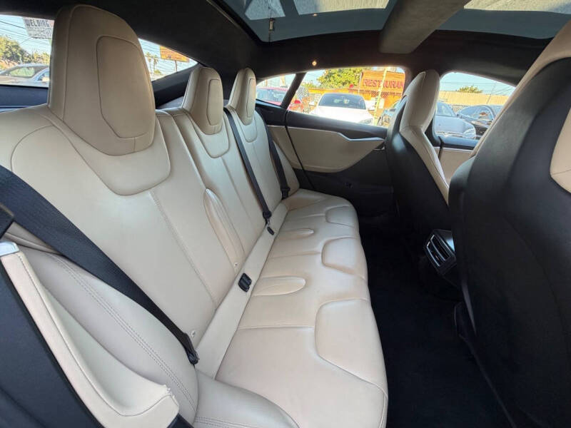 2015 Tesla Model S 85D