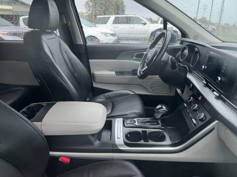 2022 Kia Carnival LX