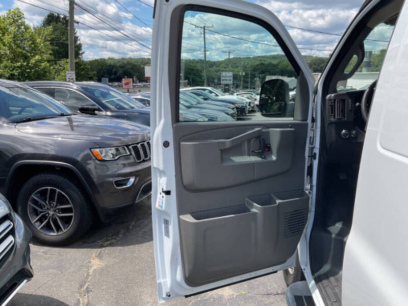 2023 Chevrolet Express 2500