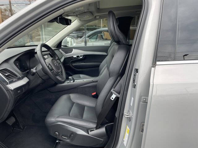 2025 Volvo XC90 B5 Core Bright Theme