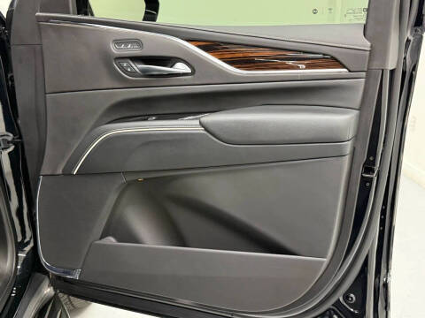 2023 Cadillac Escalade ESV Luxury