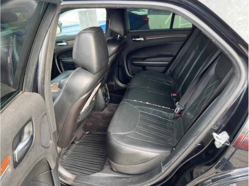 2016 Chrysler 300 C Platinum