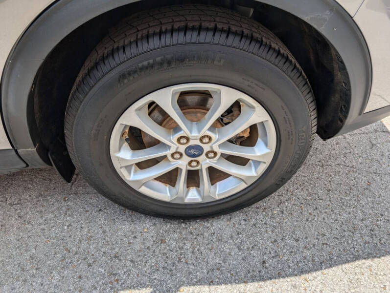 2022 Ford Escape SE