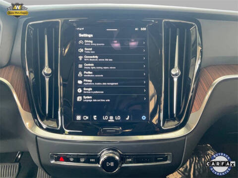 2024 Volvo S60 B5 Plus Dark Theme