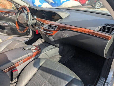 2009 Mercedes-Benz S-Class S 550 4MATIC