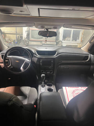 2017 Chevrolet Traverse LT