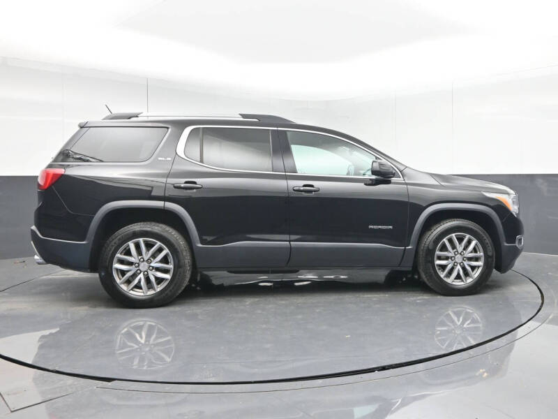 2017 GMC Acadia SLE-2