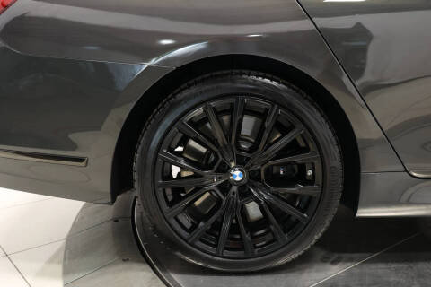 2022 BMW 7 Series M760i xDrive