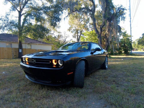 2017 Dodge Challenger SXT Plus