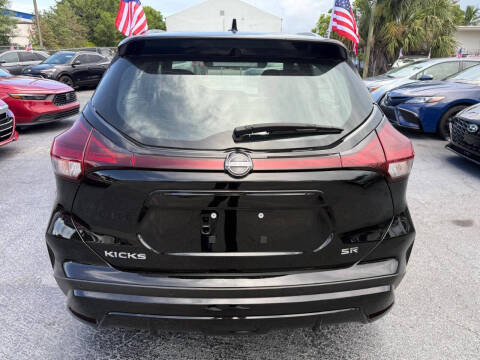 2024 Nissan Kicks SR