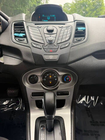 2015 Ford Fiesta SE