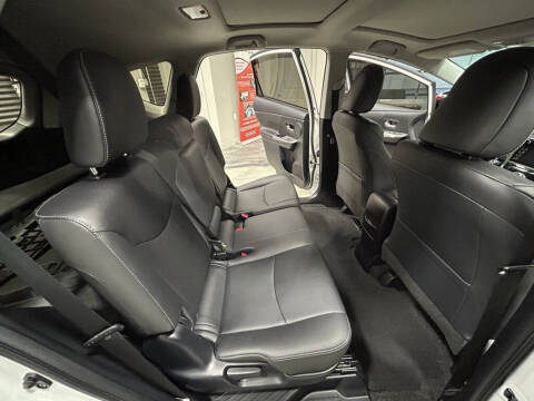 2016 Toyota Prius v Five