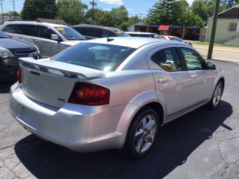 2011 Dodge Avenger Lux