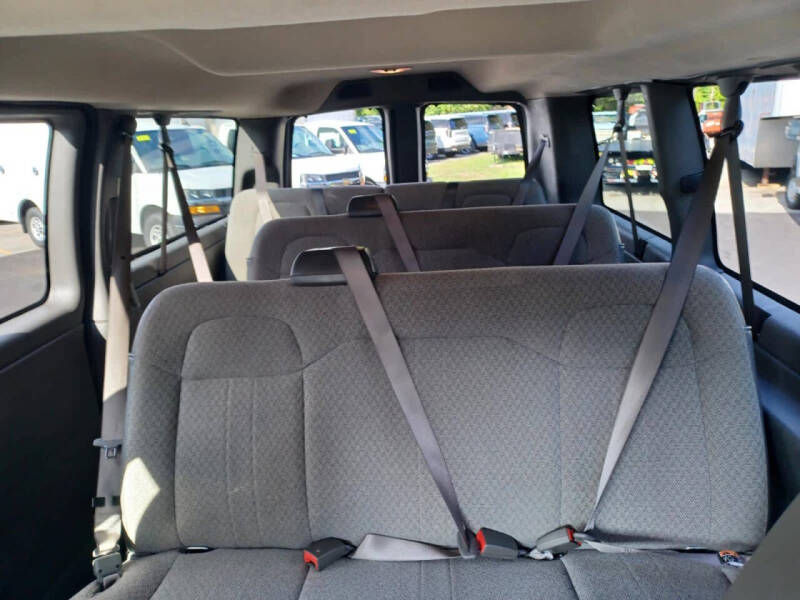 2025 Chevrolet Express LS 3500