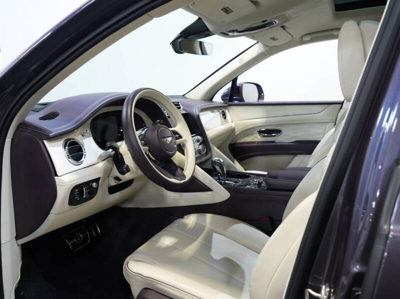 2023 Bentley Bentayga EWB