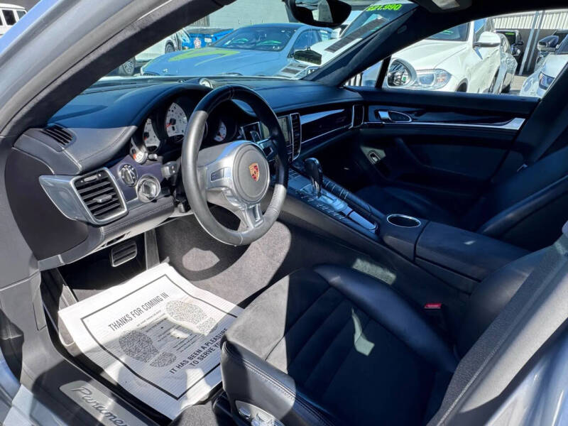 2016 Porsche Panamera GTS