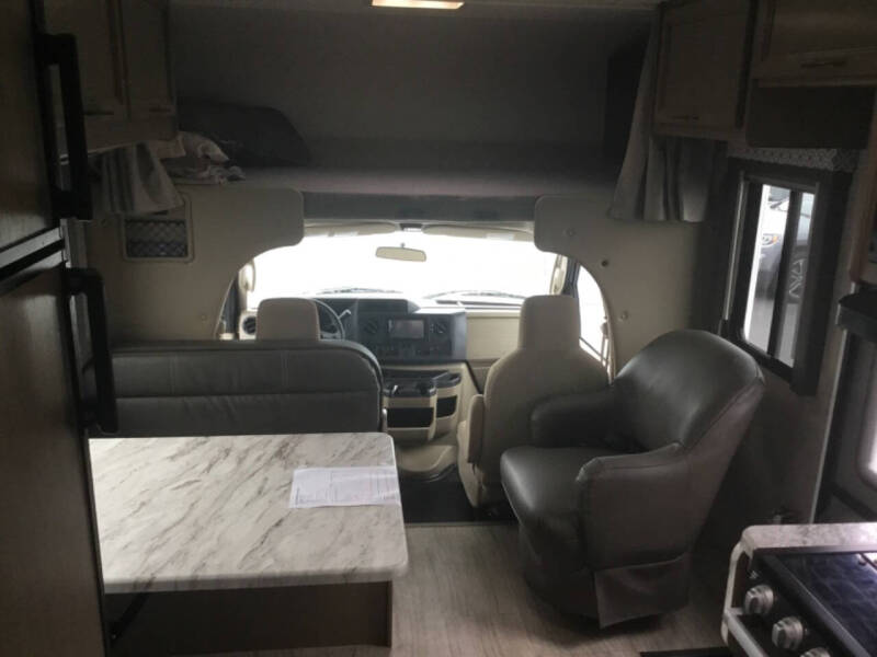 2022 Ford E-350