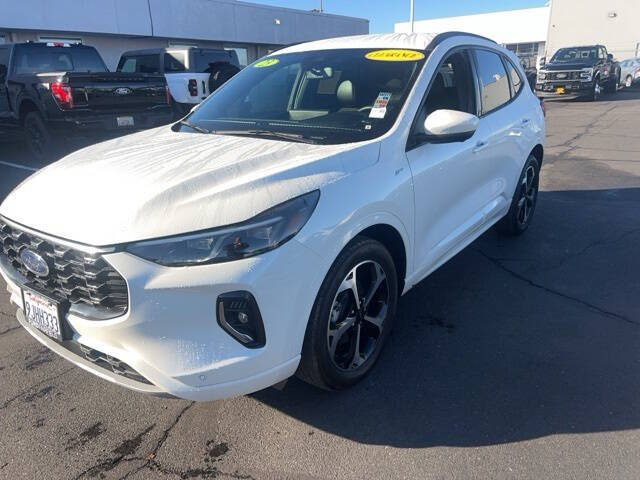 2023 Ford Escape Hybrid ST-Line Elite