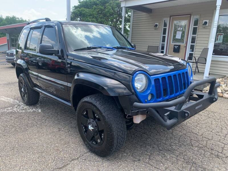 2005 Jeep Liberty for sale at G & G Auto Sales in Steubenville OH