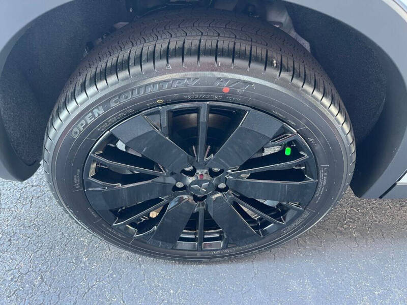 2026 Mitsubishi Outlander SE