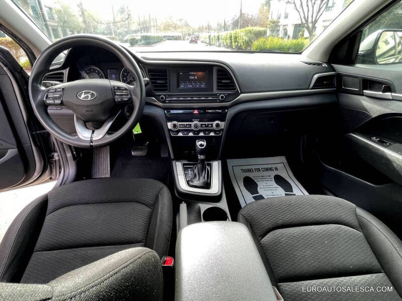 2020 Hyundai Elantra SE