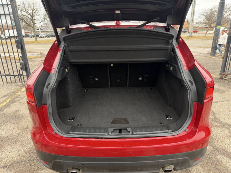 2018 Jaguar F-PACE 25t R-Sport