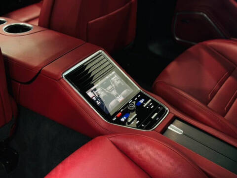 2022 Porsche Panamera 4 Platinum Edition